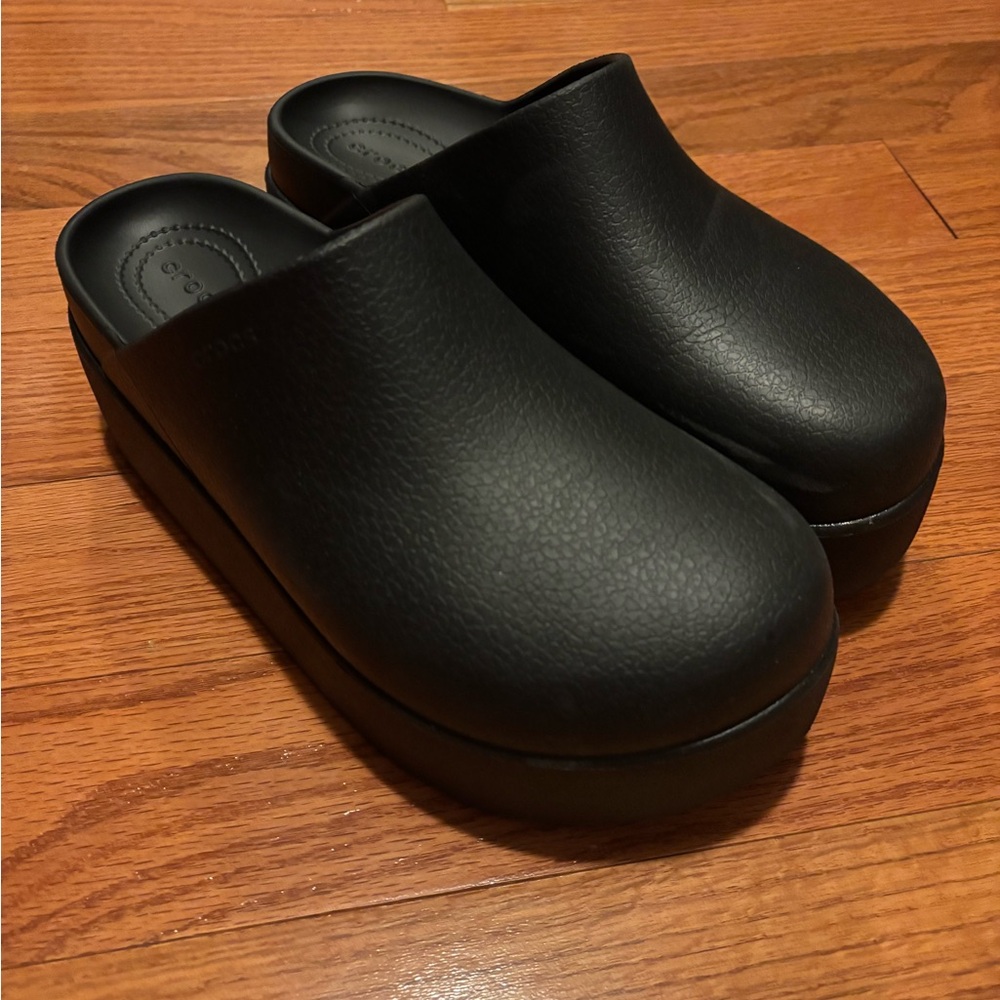 Crocs Dylan Platform Clogs, black, size 9